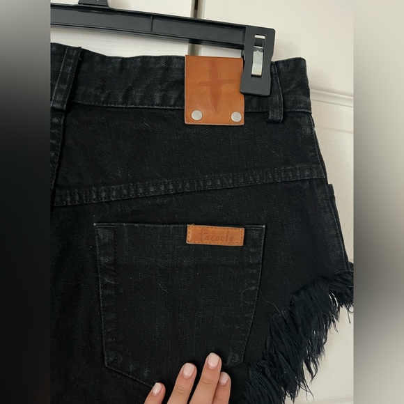 Tacoola Honey shorts black size 30 (8) high rise fringe frayed jean shorts - Picture 8 of 11